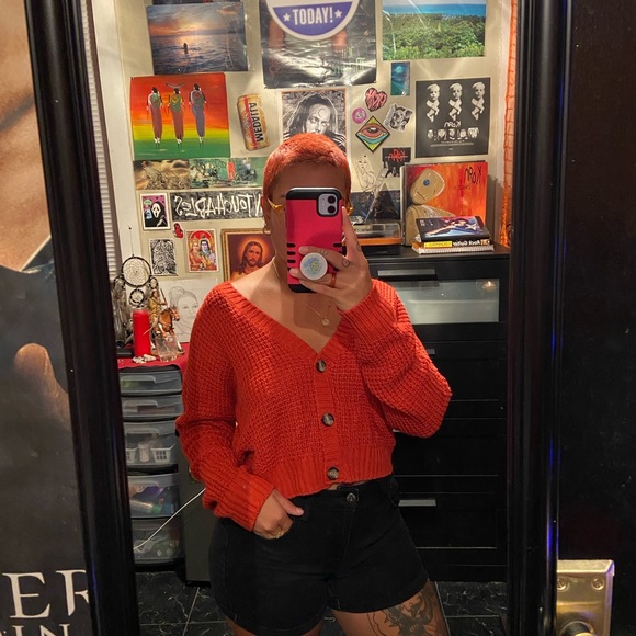 Brand New Cropped Orange Sweater! Size Medium. - Picture 3 of 5